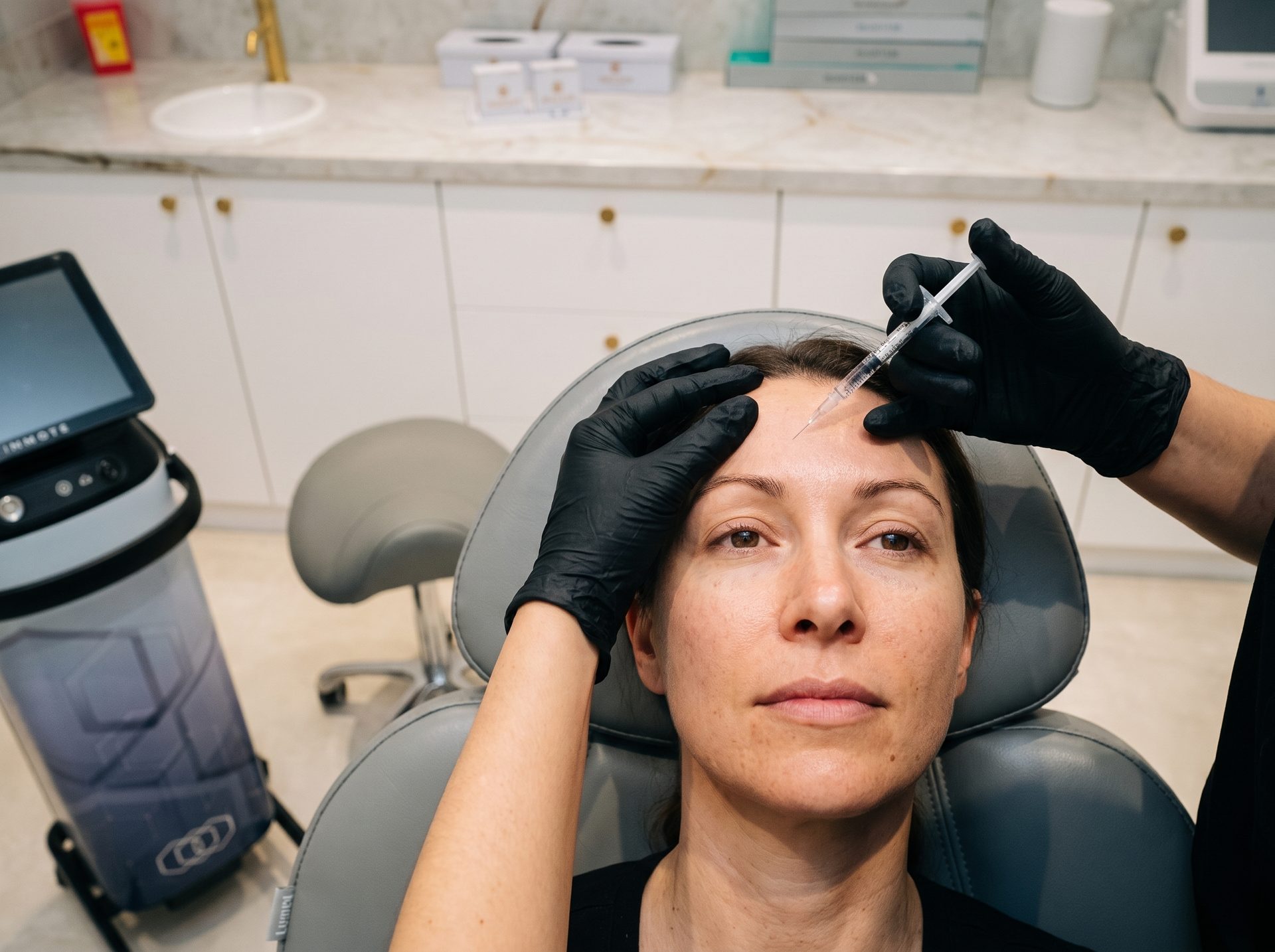Botox или дермальные филлеры: отличия, показания и как выбрать